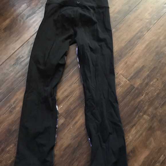 Like new lululemone leggings - Picture 2 of 3